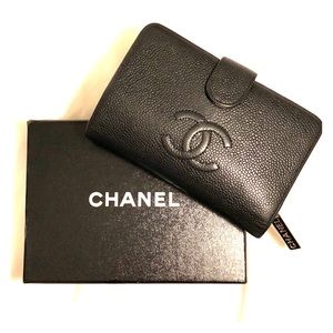 CHANEL Caviar Timeless CC L-Zip Pocket Wallet